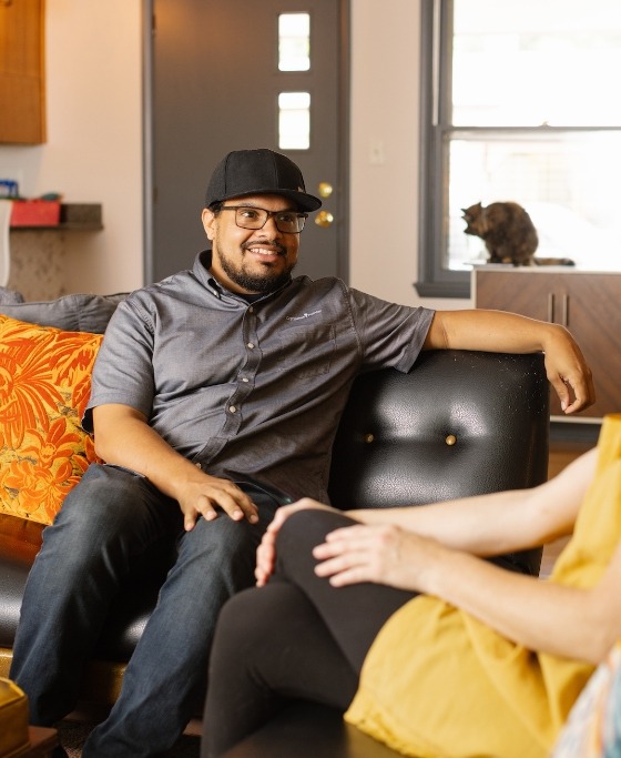 Torlando Hakes consulting with a client
